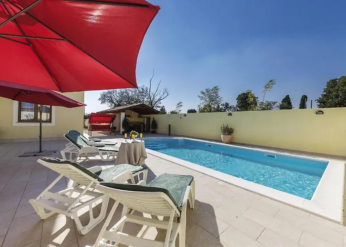 Villa In Marmajola With Private Pool *