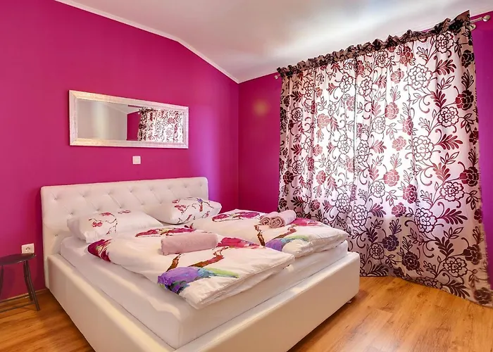 Villa In Marmajola With Private Pool *
