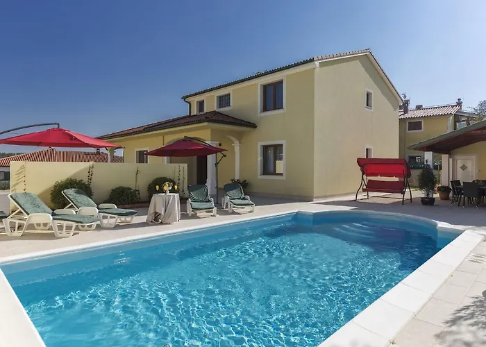 Villa In Marmajola With Private Pool *