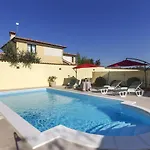 In Marmajola With Private Pool Vodnjan